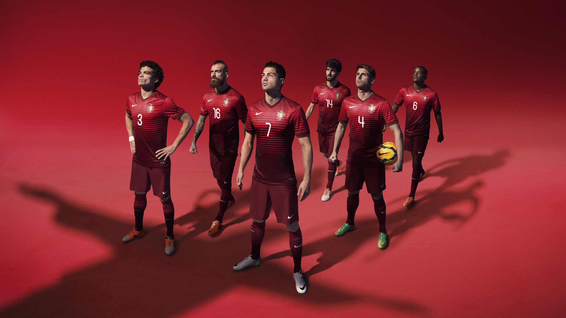 美国队中场罗德里格斯在巴黎奥运会上展现出强大的组织能力，后卫罗德里格斯